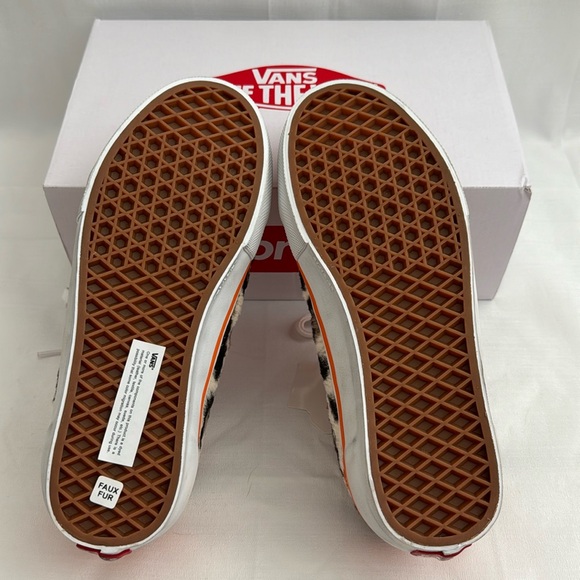 BNWT Supreme Vans ✨Host Pick✨ - Picture 4 of 9